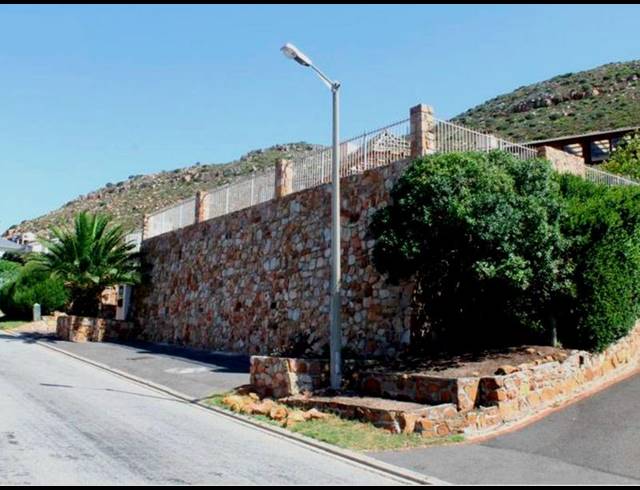 10 BEDROOM HOUSE FOR SALE IN FISH HOEK